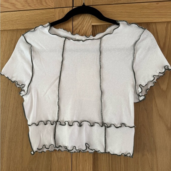 Urban Renewal White and Green Ruffle Crop Top - Picture 2 of 3